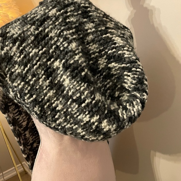 Lululemon Snood - Picture 4 of 4